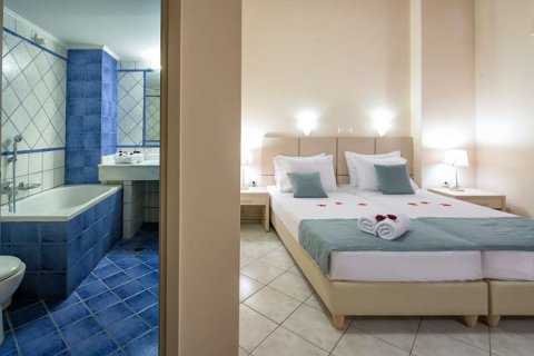 Отель, гостиница с 20 спальнями в Закинтос, Греция №24794 15