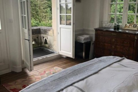 8 dormitorios  Castillos en Saint-Jean-aux-Bois, France No. 69450 23