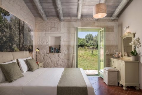 4 bedrooms Villa in Crete, Greece No. 24351 9