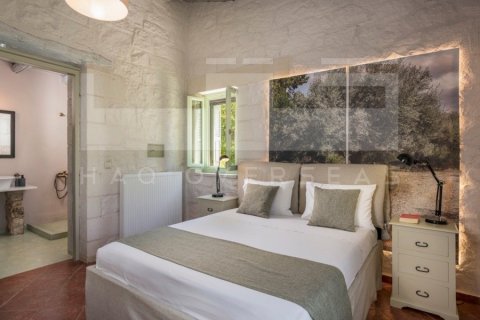 4 bedrooms Villa in Crete, Greece No. 24351 3