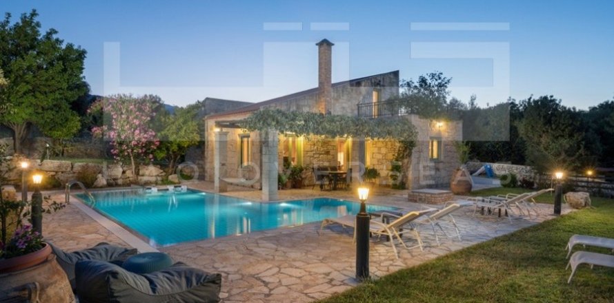 4 bedrooms Villa in Crete, Greece No. 24351