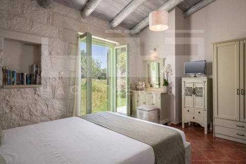 4 bedrooms Villa in Crete, Greece No. 24351 8