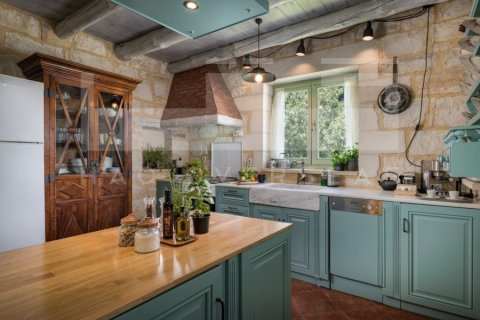 4 bedrooms Villa in Crete, Greece No. 24351 17