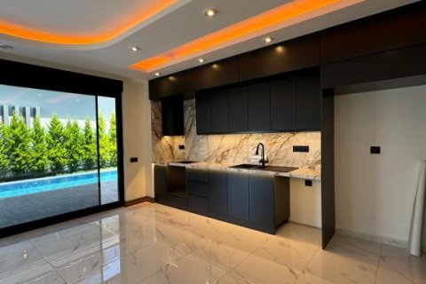 7 rooms Villa in Lien Chieu, Vietnam No. 95509 3