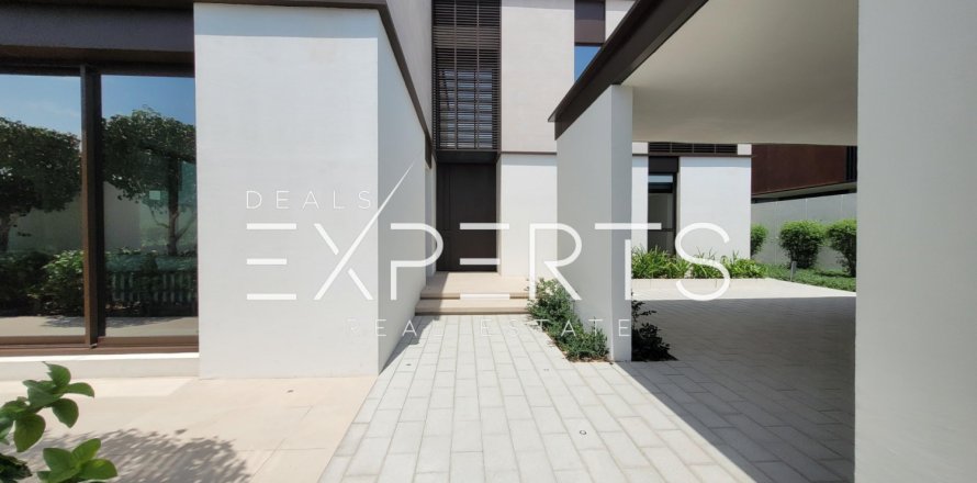 5 bedrooms Villa in Bavaria Town, Vietnam No. 81182