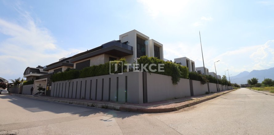 6 bedrooms Villa in Antalya, Turkey No. 125200