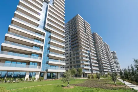 5 rooms Apartment in Istanbul, Turkey No. 117752
