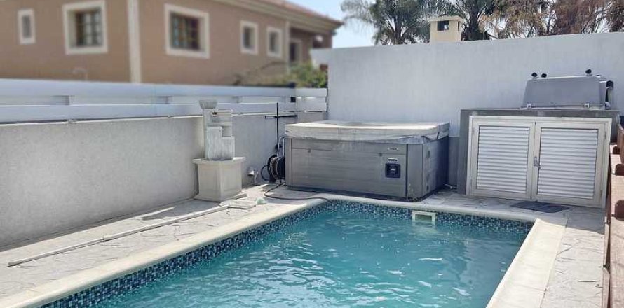 3 bedrooms House in Agios Athanasios, Cyprus No. 42976