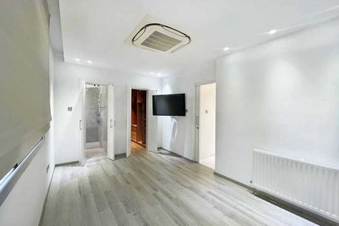 3 bedrooms House in Agios Athanasios, Cyprus No. 42976 8