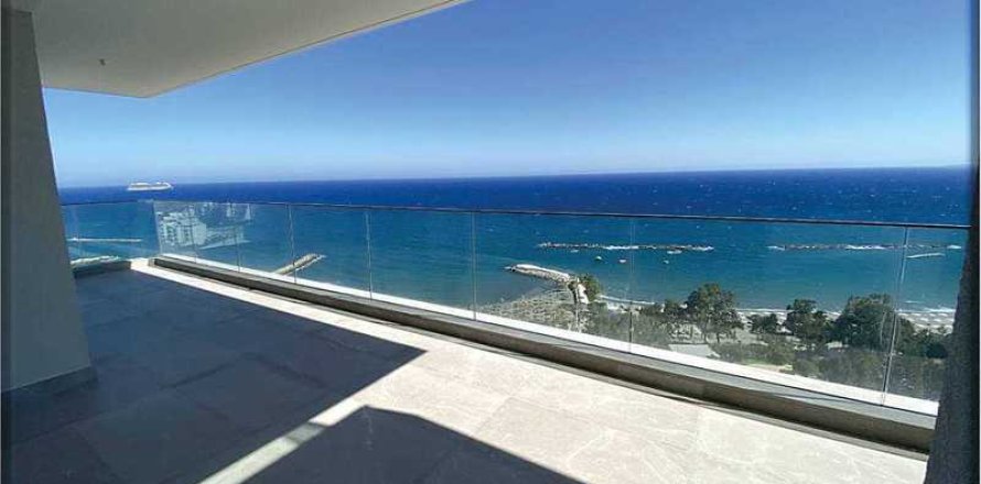 3 dormitorios Apartment en Limassol, Cyprus No. 33351