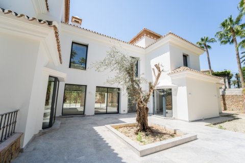 6 bedrooms Villa in Tan Xuan, Vietnam No. 26996 3