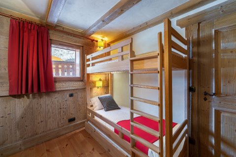 5 bedrooms House in Les Allues, France No. 99676 8