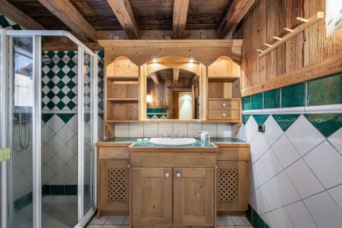 5 bedrooms House in Les Allues, France No. 99676 14