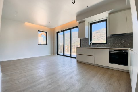 2 bedrooms Apartment in Tivat, Montenegro No. 104812 11