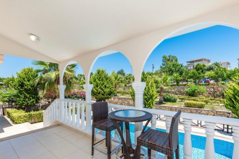 4 bedrooms Villa in Binh Duong, Vietnam No. 13931 6