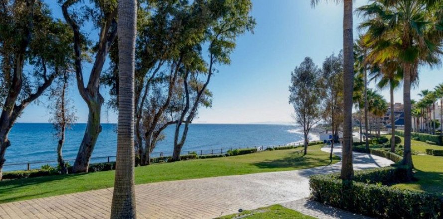 3 chambres Townhouse à Estepona, Spain No. 83928