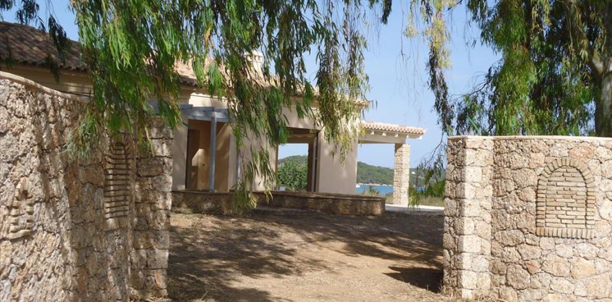 3 bedrooms House in Argolis, Greece No. 60342