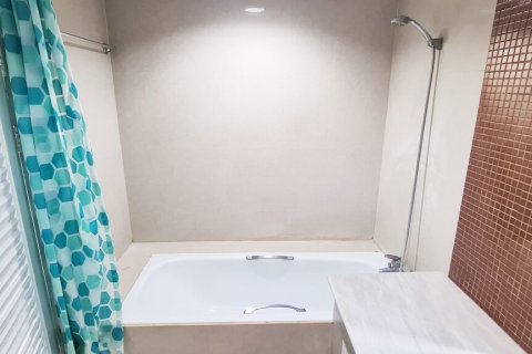 2 bedrooms Condo in Bangkok, Thailand No. 467 15