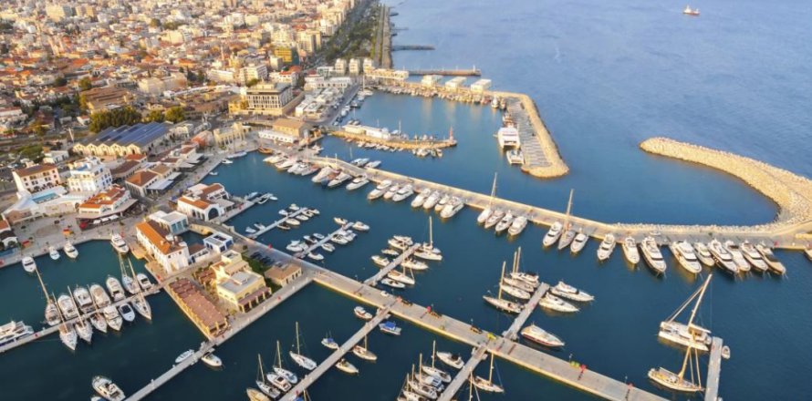 200m² Commercial property à Limassol, Cyprus No. 105700