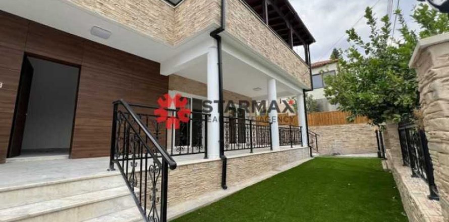 7 bedrooms House in Larnaca, Cyprus No. 82434