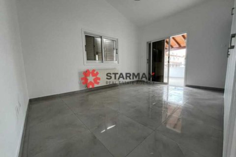 7 bedrooms House in Larnaca, Cyprus No. 82434 6