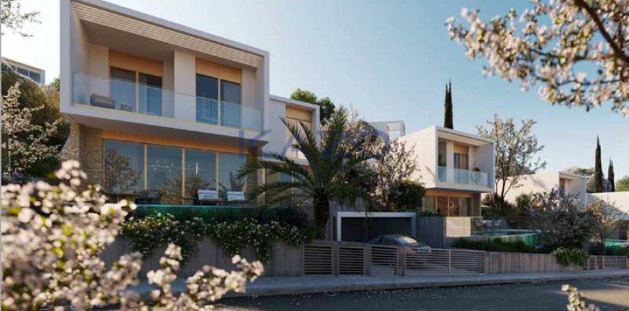 4 bedrooms Villa in Parekklisia, Cyprus No. 73643