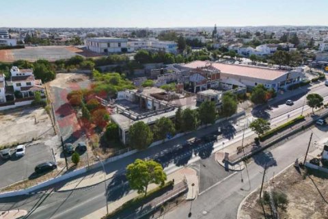 Commercial property à Latsia, Cyprus No. 82903 1