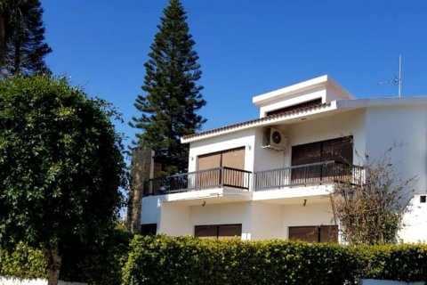 6 bedrooms Villa in Limassol, Cyprus No. 106266 3