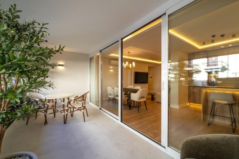 3 bedrooms Apartment in Madrid, Spain No. 124797