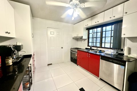 7 bedrooms House in Panama City, Panama No. 127773 11