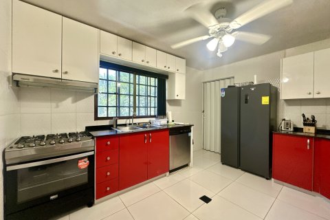 7 bedrooms House in Panama City, Panama No. 127773 10