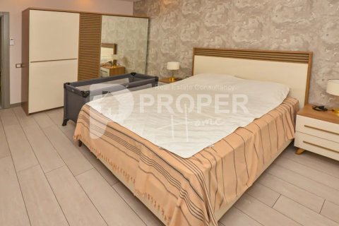 Квартира с 5 комнатами в Тханькхе, Вьетнам №11674 3