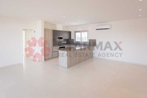 2 bedrooms Penthouse in Germasogeia, Cyprus No. 82802 5