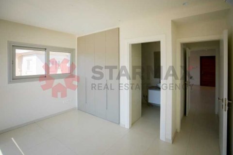 2 bedrooms Penthouse in Germasogeia, Cyprus No. 82802 9