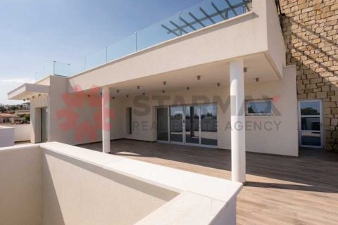 2 bedrooms Penthouse in Germasogeia, Cyprus No. 82802 15