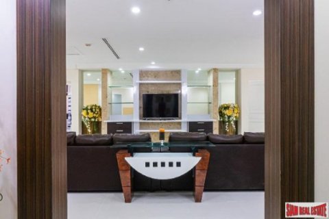 3 bedrooms Apartment in Bangkok, Thailand No. 98131 2