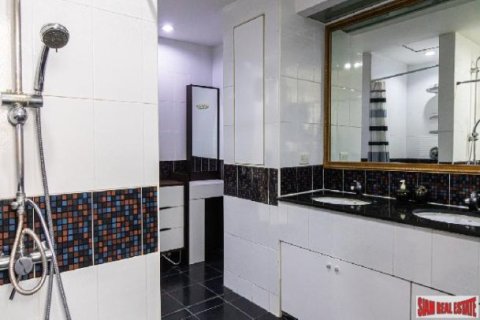 3 bedrooms Apartment in Bangkok, Thailand No. 98131 9