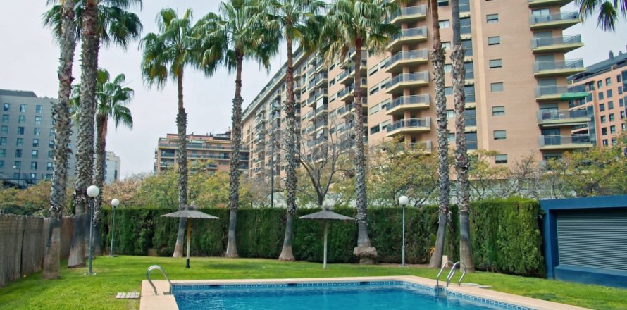 3 dormitorios Apartment en Valencia, Spain No. 27355