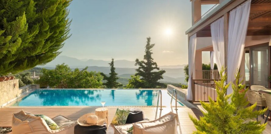 4 rooms Villa in Heraklion, Greece No. 55474