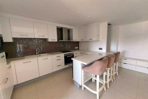 3 bedrooms Apartment in Limassol, Cyprus No. 79431 5