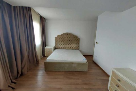 3 bedrooms Apartment in Limassol, Cyprus No. 79431 8