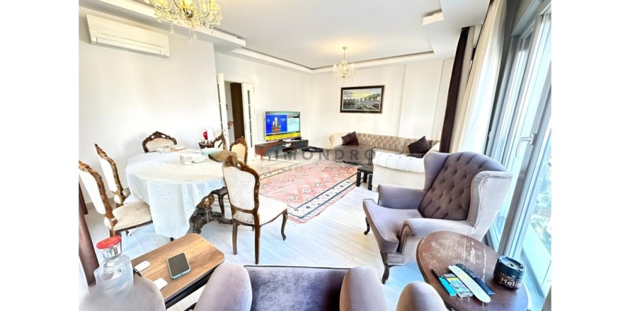 3 dormitorios Apartment en Kadikoy, Turkey No. 125253