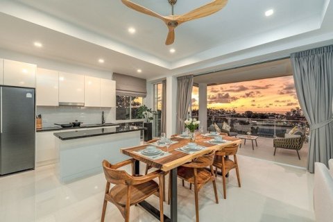 15 bedrooms Penthouse in Karon, Thailand No. 96685 1