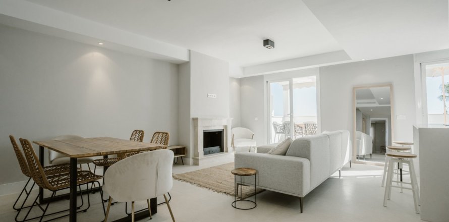 4 bedrooms Duplex in Marbella, Spain No. 27123