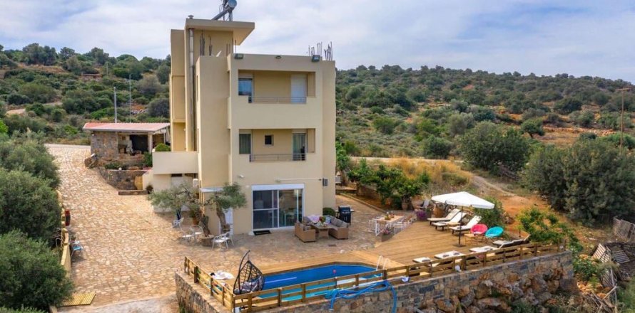 7 bedrooms Maisonette in Lasithi, Greece No. 107377