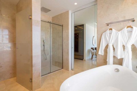 4 bedrooms Penthouse in Pyrgos, Cyprus No. 103366 6