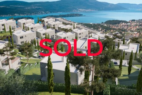 3 bedrooms Townhouse in Kavach, Montenegro No. 66910 1