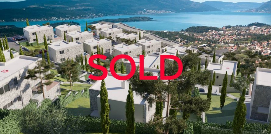 3 bedrooms Townhouse in Kavach, Montenegro No. 66910