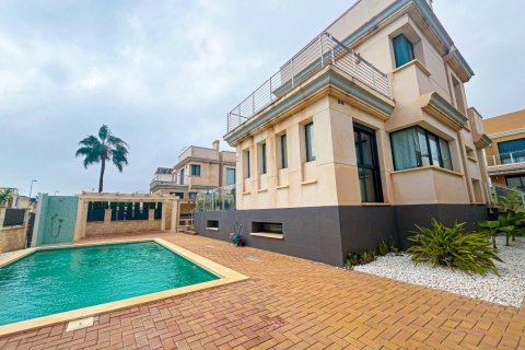 5 chambres Villa à La Zenia, Spain No. 125506