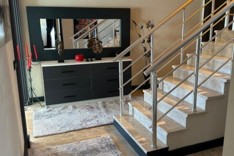 4 bedrooms Apartment in Phong Thanh Tay A, Vietnam No. 13899 3